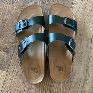 🌺NWOT TIME AND TRU SANDALS GREEN 8